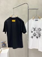 ⁦تيشيرت لويس فويتون رجالي جديد كاجوال بأكمام قصيرة⁩ - الصورة ⁦4⁩