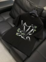 ⁦تيشيرت لويس فويتون أنيق وعملي بياقة دائرية وأكمام قصيرة⁩ - الصورة ⁦4⁩