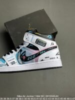 ⁦حذاء Nike Air Jordan 1 Mid SE⁩ - الصورة ⁦3⁩