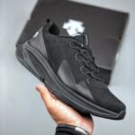 حذاء Descente