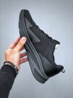 ⁦حذاء Descente⁩ - الصورة ⁦2⁩