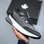 حذاء Descente