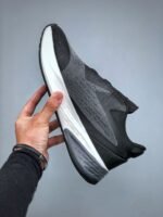 ⁦حذاء Descente⁩ - الصورة ⁦2⁩