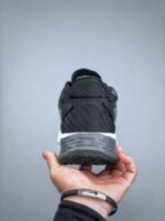 ⁦حذاء Descente⁩ - الصورة ⁦7⁩