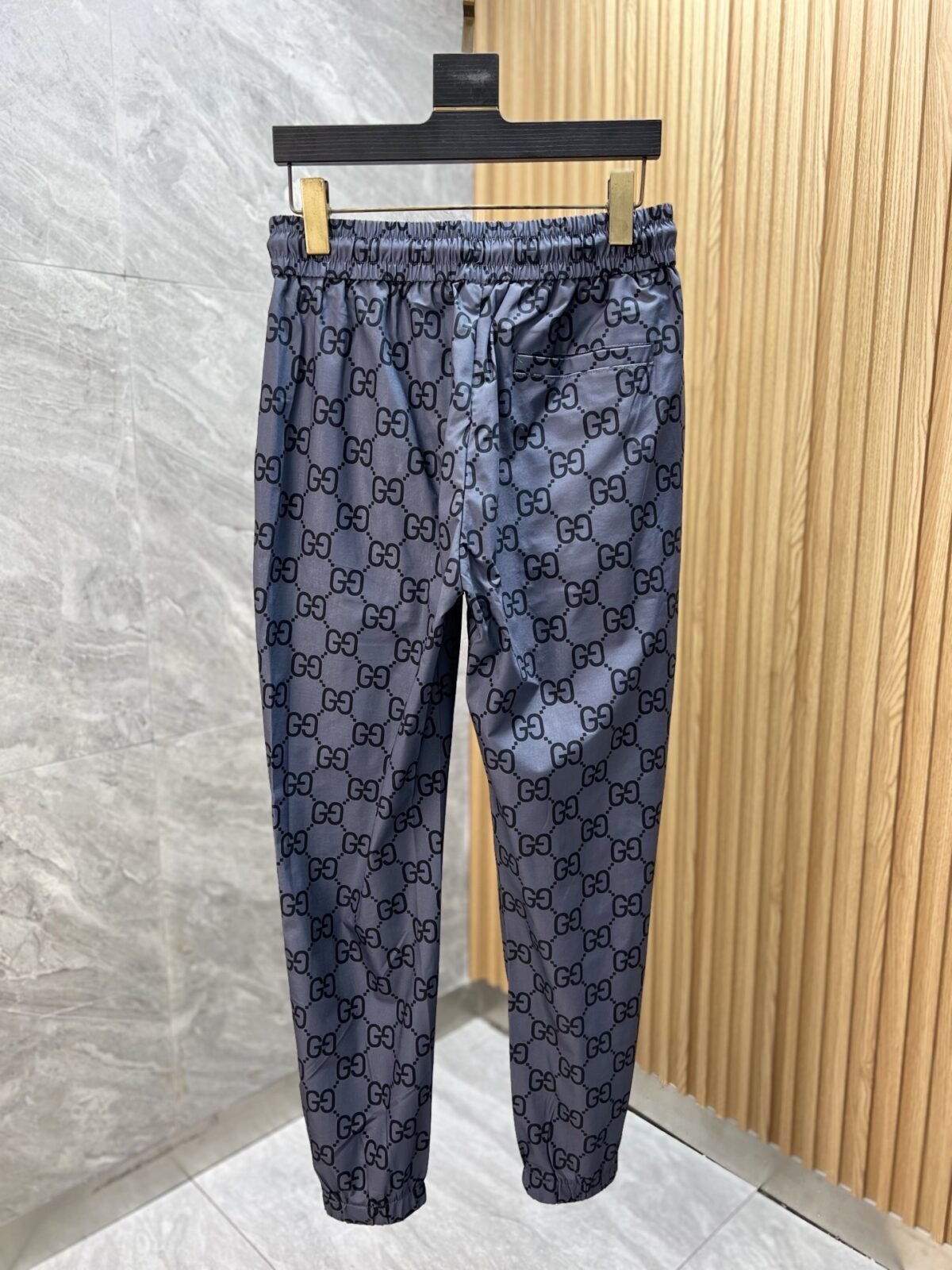 ⁦بنطال غوتشي كاجوال⁩ - الصورة ⁦4⁩