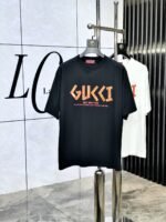 تيشيرت غوتشي الجديد بياقة دائرية وأكمام قصيرة