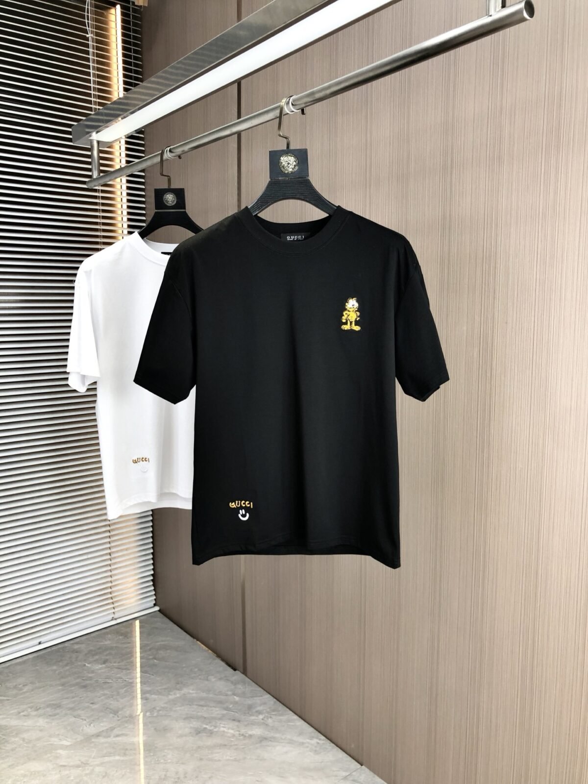 ⁦تيشيرت غوتشي الجديد بياقة دائرية وأكمام قصيرة⁩ - الصورة ⁦1⁩