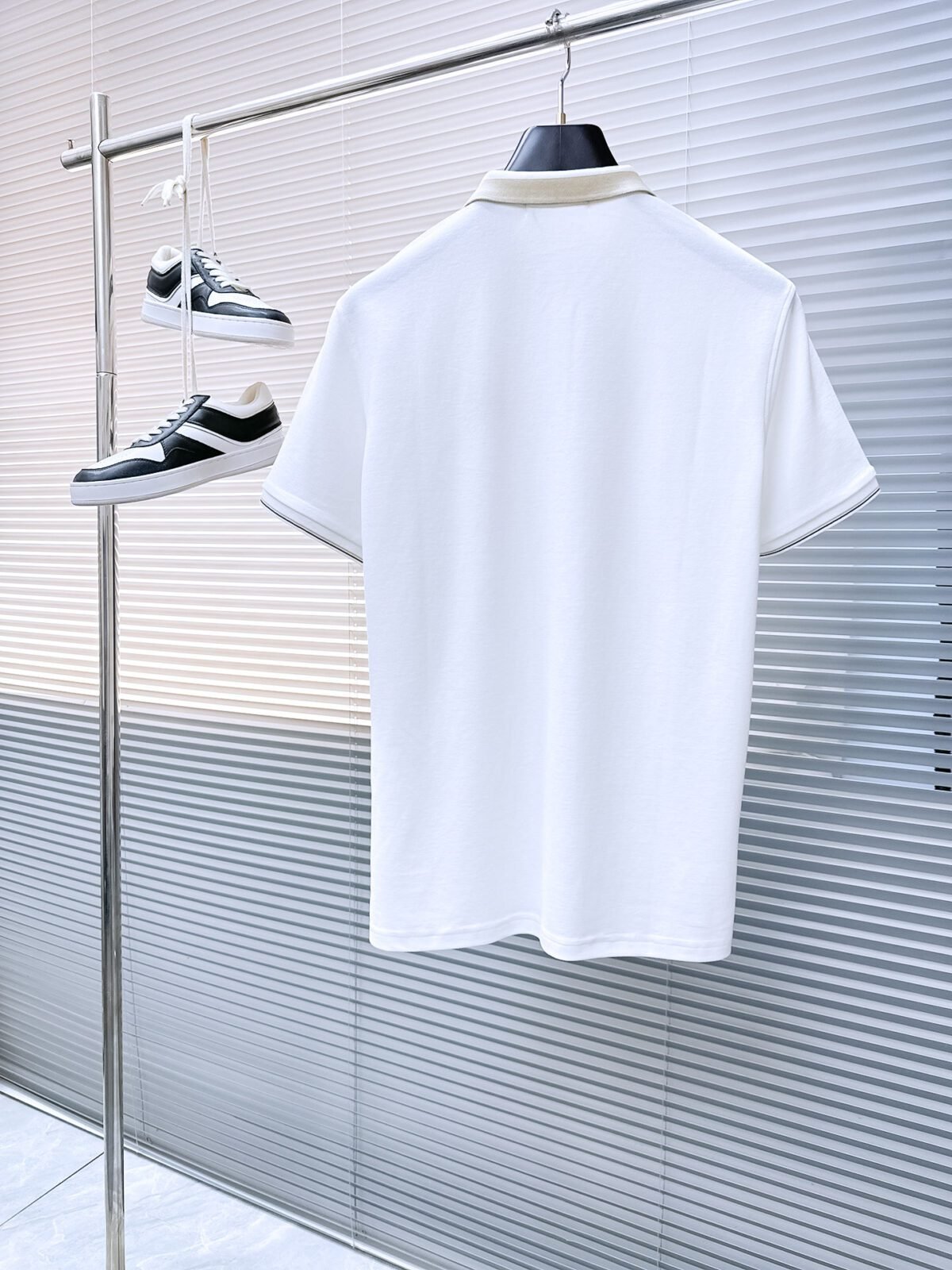 ⁦تيشيرت بولو رجالي صيفي جديد من بربري بتصميم ياقة دائرية⁩ - الصورة ⁦4⁩