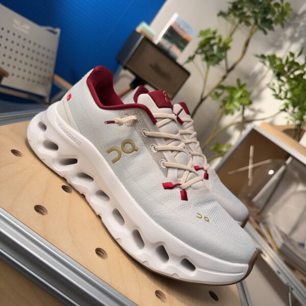 حذاء On Cloudtilt