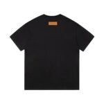 ⁦تيشيرت لويس فويتون بأكمام قصيرة.⁩ - الصورة ⁦2⁩