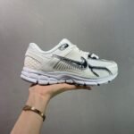حذاء Nike Air Zoom Vomero 5