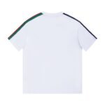 ⁦تيشيرت غوتشي أديداس الجديد بأكمام قصيرة وشعار كلوفر.⁩ - الصورة ⁦2⁩