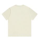 ⁦تيشيرت غوتشي الجديد بأكمام قصيرة وطبعة حروف.⁩ - الصورة ⁦2⁩