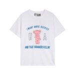 تيشيرت غوتشي جوينت سيريز بأكمام قصيرة وطبعة حروف.