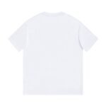 ⁦تيشيرت غوتشي الجديد بأكمام قصيرة وطبعة أرنب.⁩ - الصورة ⁦2⁩