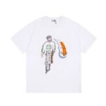 تيشيرت ديور عصري بأكمام قصيرة وطبعة رسوم متحركة.