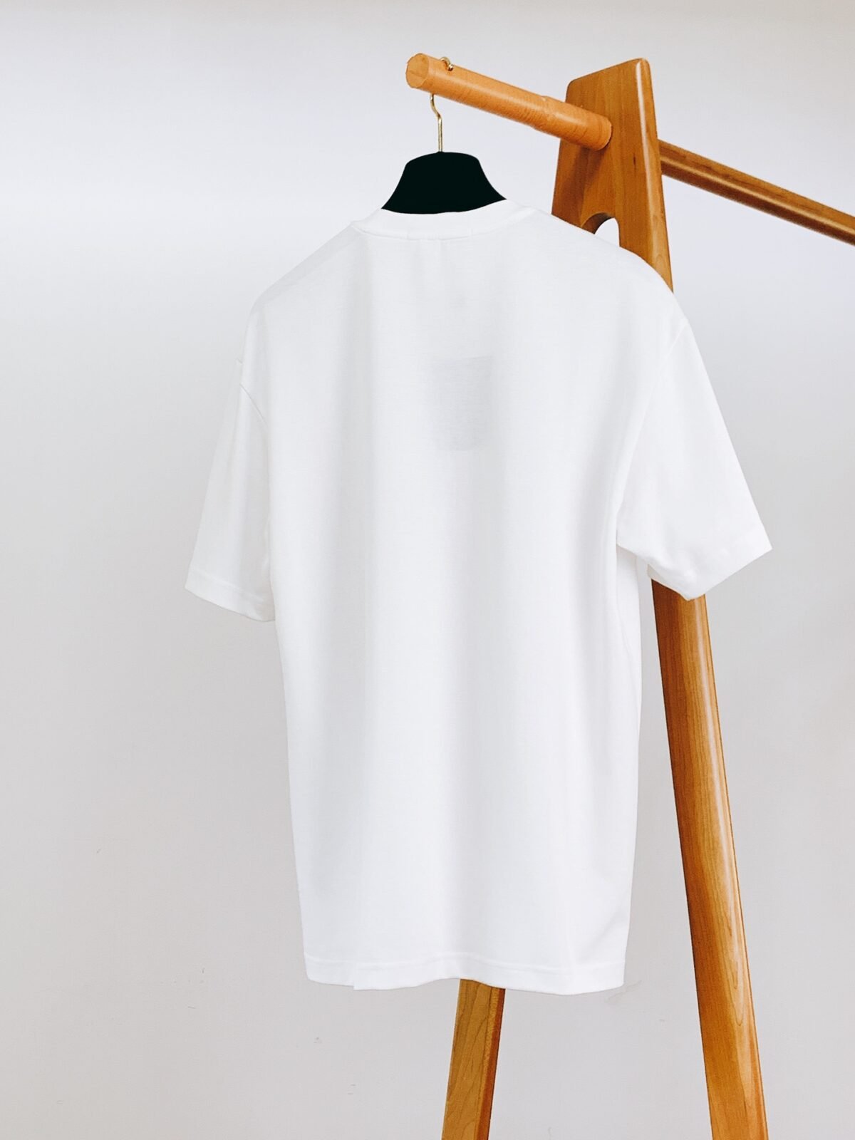 ⁦تيشيرت لويس فويتون الكلاسيكي بأكمام قصيرة⁩ - الصورة ⁦4⁩