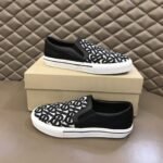 ⁦حذاء رياضي رجالي كلاسيكي منخفض الارتفاع من بربري⁩ - الصورة ⁦3⁩