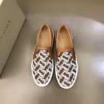 حذاء بربري الرياضي الكلاسيكي الجديد للرجال سهل الارتداء