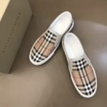 ⁦حذاء بربري الرياضي الكلاسيكي منخفض الرقبة للرجال⁩ - الصورة ⁦2⁩