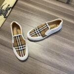 ⁦حذاء بربري الرياضي الكلاسيكي منخفض الرقبة للرجال⁩ - الصورة ⁦2⁩