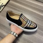 ⁦حذاء بربري الرياضي الكلاسيكي منخفض الرقبة للرجال⁩ - الصورة ⁦5⁩