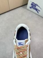 ⁦حذاء رياضي كاجوال فاخر من بربري⁩ - الصورة ⁦5⁩