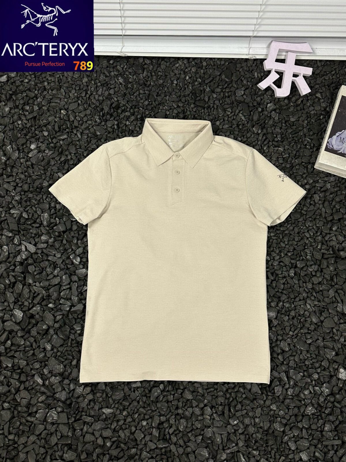 ⁦تيشيرت بولو أركتريكس الحضري العملي البسيط بلون سادة، مناسب للجنسين، بأكمام قصيرة، يسمح بمرور الهواء، مريح للجلد.⁩ - الصورة ⁦6⁩