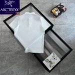 ⁦تيشيرت ARCTERYX بأكمام قصيرة وشعار على الصدر، تيشيرت بولو صيفي رجالي بأكمام قصيرة.⁩ - الصورة ⁦4⁩