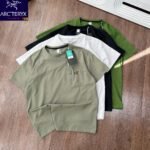 تيشيرت ARCTERYX خفيف الوزن بأكمام قصيرة، مصنوع من قماش شبكي عالي المرونة.