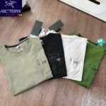 ⁦تيشيرت ARCTERYX خفيف الوزن بأكمام قصيرة، مصنوع من قماش شبكي عالي المرونة.⁩ - الصورة ⁦6⁩