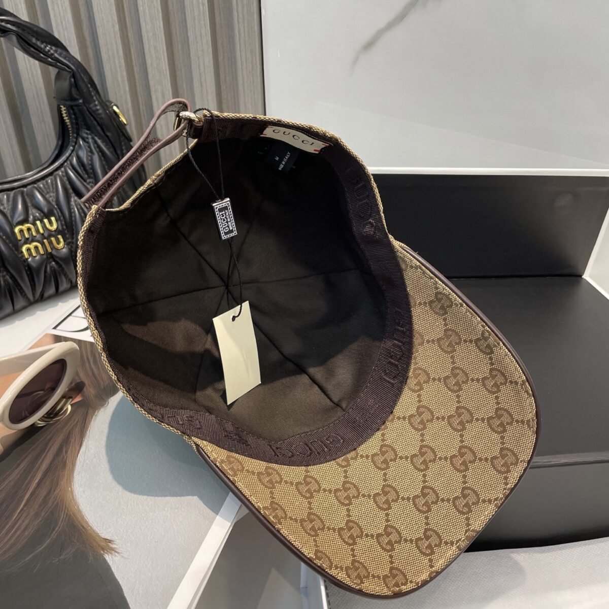 ⁦قبعة بيسبول غوتشي الجديدة⁩ - الصورة ⁦6⁩