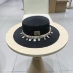 ⁦قبعة قش نسائية جديدة من غوتشي بتصميم عرقي.⁩ - الصورة ⁦3⁩