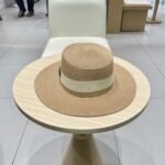 ⁦قبعة غوتشي القشية الجديدة ذات القمة المسطحة⁩ - الصورة ⁦5⁩