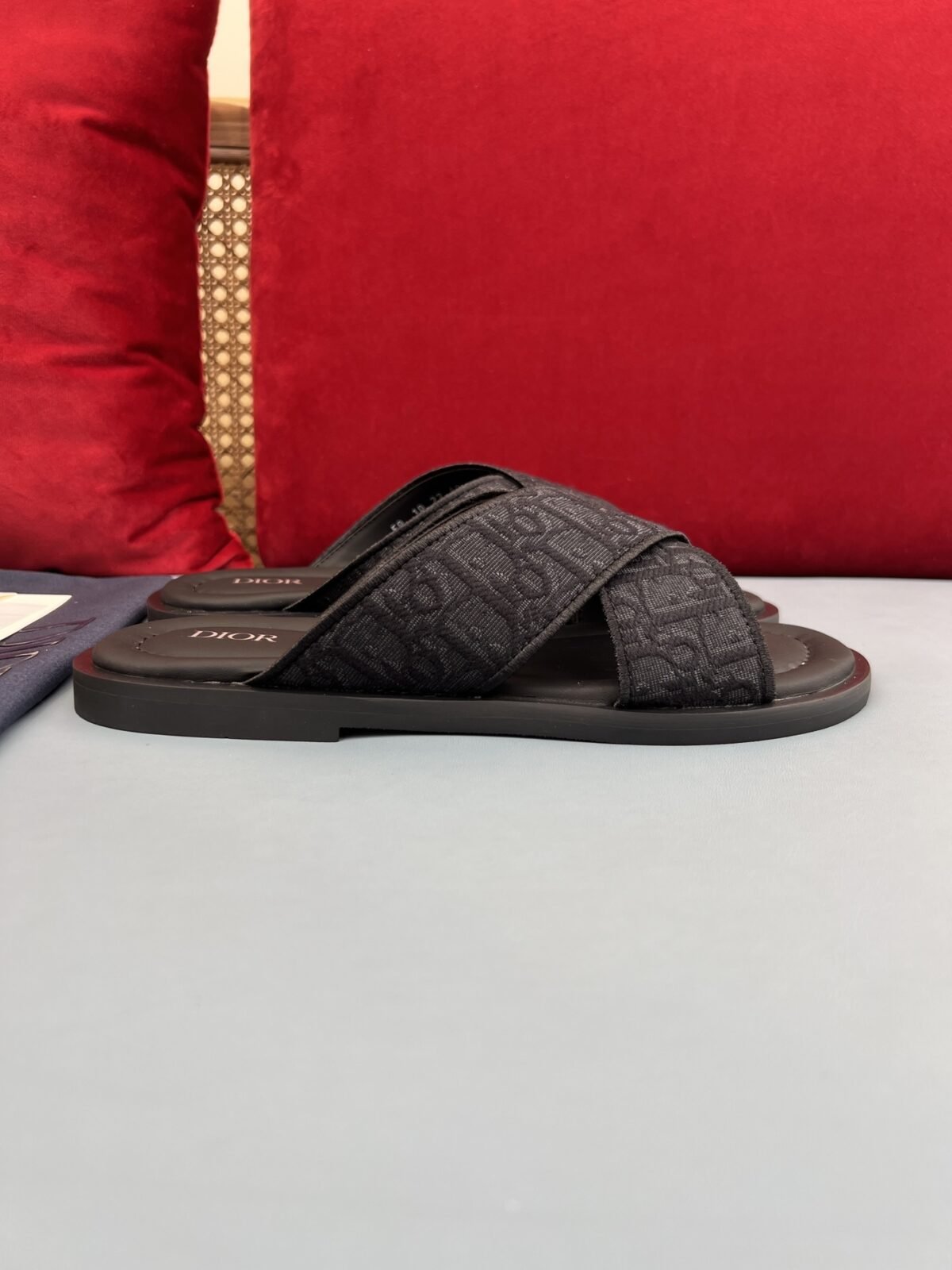 ⁦شبشب ديور أكوا الرجالي الجديد أنيق وعملي.⁩ - الصورة ⁦5⁩