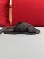 ⁦شبشب ديور أكوا الرجالي الجديد أنيق وعملي.⁩ - الصورة ⁦5⁩