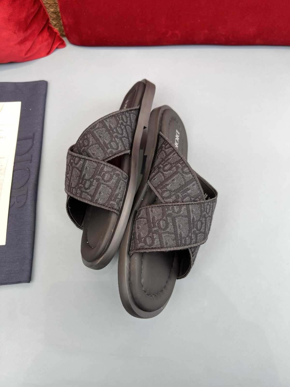 ⁦شبشب ديور أكوا الرجالي الجديد أنيق وعملي.⁩ - الصورة ⁦3⁩