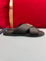 ⁦شبشب ديور أكوا الرجالي الجديد أنيق وعملي.⁩ - الصورة ⁦3⁩