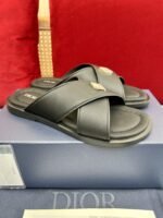 ⁦شبشب ديور أكوا الرجالي الجديد أنيق وعملي.⁩ - الصورة ⁦3⁩