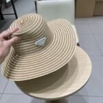 ⁦قبعة برادا الصيفية النسائية القابلة للطي⁩ - الصورة ⁦4⁩