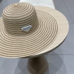 ⁦قبعة برادا الصيفية النسائية القابلة للطي⁩ - الصورة ⁦6⁩