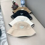 قبعة برادا بتصميم فيونكة مقسمة