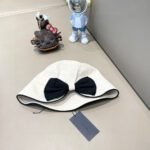 ⁦قبعة برادا بتصميم فيونكة مقسمة⁩ - الصورة ⁦8⁩