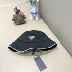 ⁦قبعة برادا بتصميم فيونكة مقسمة⁩ - الصورة ⁦3⁩