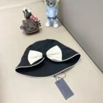 ⁦قبعة برادا بتصميم فيونكة مقسمة⁩ - الصورة ⁦9⁩