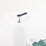 ⁦تيشيرت لويس فويتون دراغون بول بياقة دائرية وأكمام قصيرة⁩ - الصورة ⁦3⁩