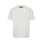 ⁦تيشيرت لويس فويتون بأكمام قصيرة مطبوع عليه شعار متدرج ملون⁩ - الصورة ⁦4⁩