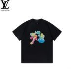 تيشيرت لويس فويتون بألوان مائية، برقبة دائرية وأكمام قصيرة