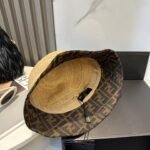 ⁦قبعة بيسبول فندي، بسيطة وفاخرة، وأنيقة للغاية⁩ - الصورة ⁦5⁩