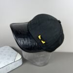 ⁦قبعة بيسبول فندي الجديدة⁩ - الصورة ⁦2⁩